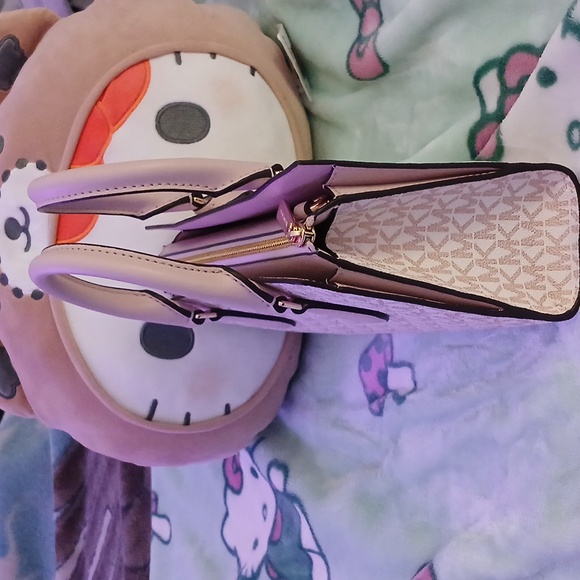 Authentic Michael Kors Sheila Small Monogram Satchel - Picture 4 of 8